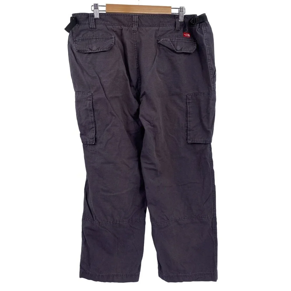 The North‎ Face mens grey cargo pants size 40 short combat hiking outdoors